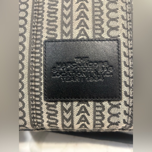 Excellent condition jacquard Marc Jacob’s “The Tote Bag” - Picture 7 of 7